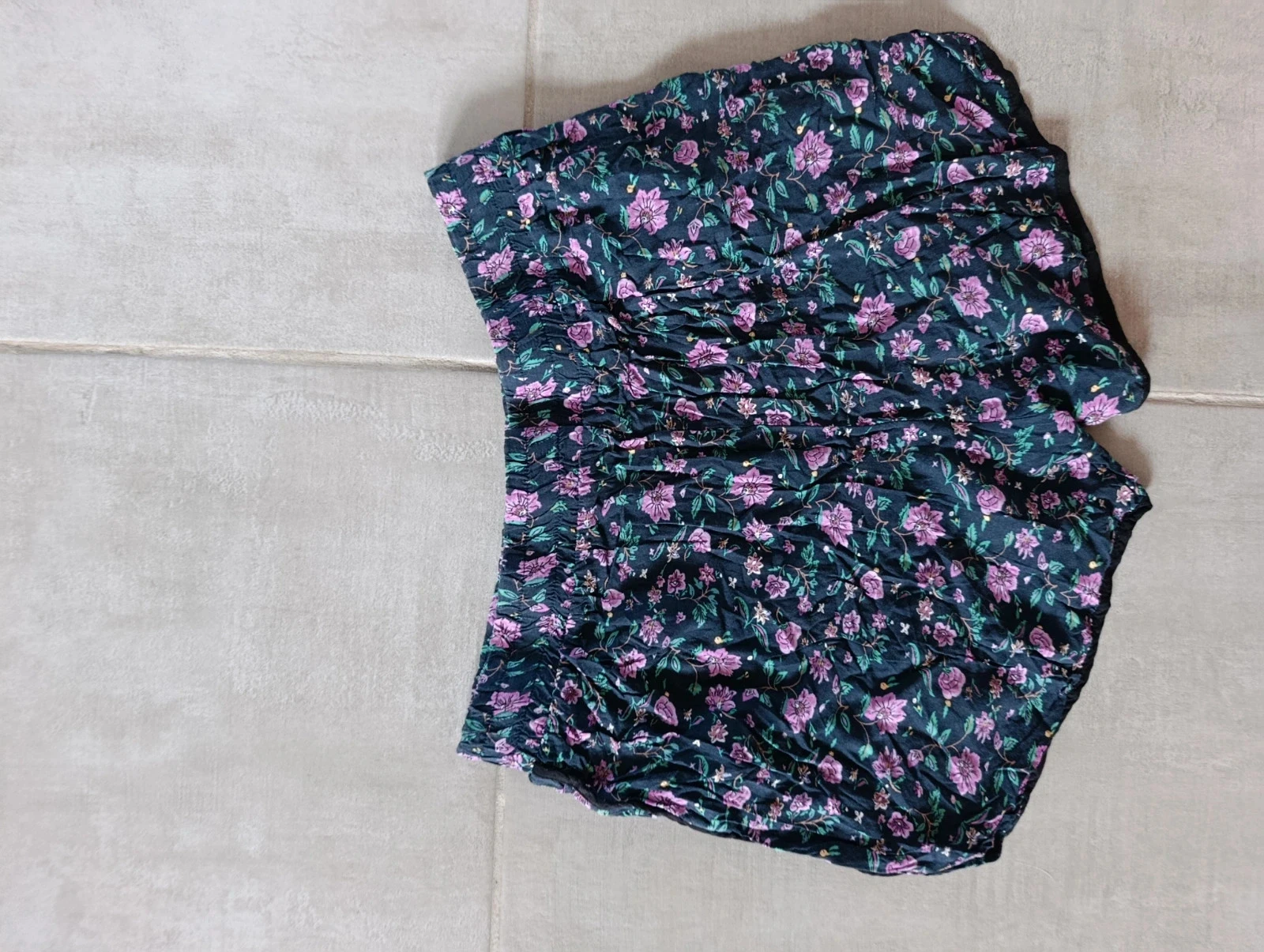 Falda fluida VITA mujer T40 – 100% viscosa – Estampado floral negro, rosa y verde – Cintura elástica – photo 4